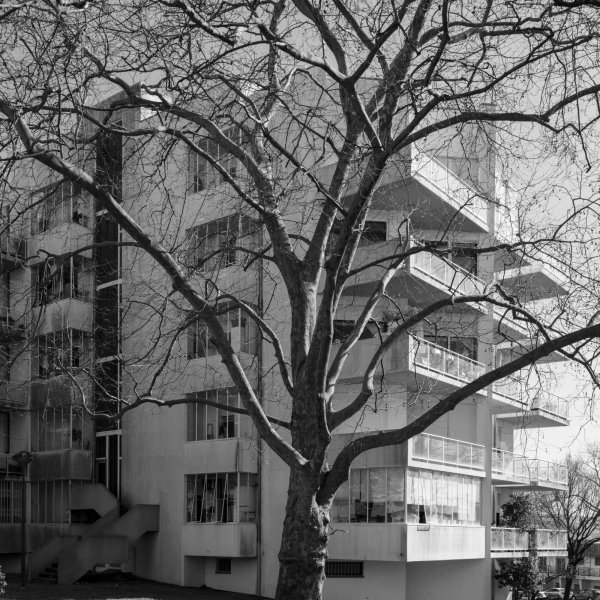 residential building in pasteleira